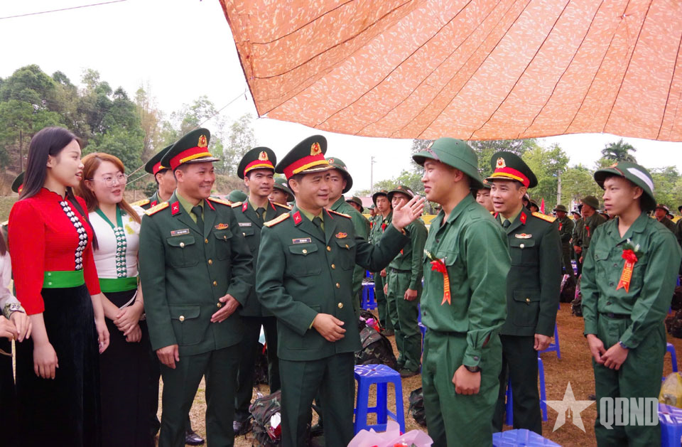 Trung đoàn 82 (Sư đoàn 355) tiếp nhận chiến sĩ mới